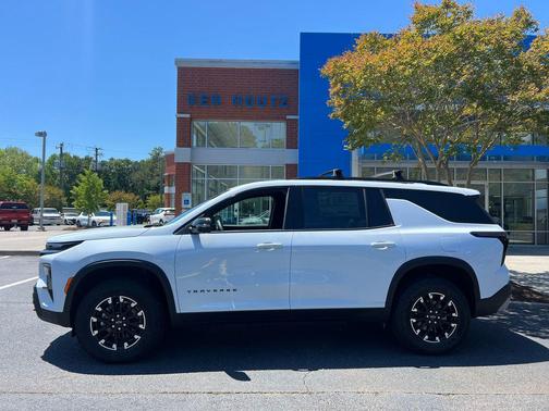 Polar White Tricoat 2026 Chevrolet Traverse AWD Z71