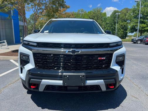 Polar White Tricoat 2026 Chevrolet Traverse AWD Z71