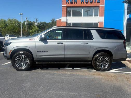 Sterling Gray Metallic 2026 Chevrolet Suburban Z71, 4WD