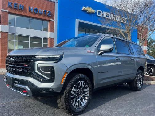 2025 Chevrolet Suburban 4WD Z71