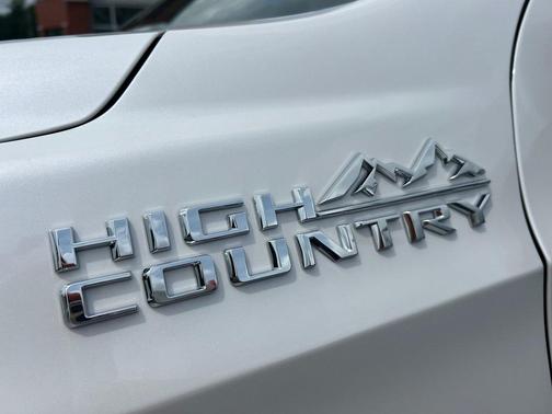 2025 Chevrolet Tahoe 4WD High Country
