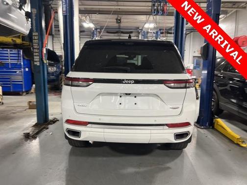 2023 Jeep Grand Cherokee Summit