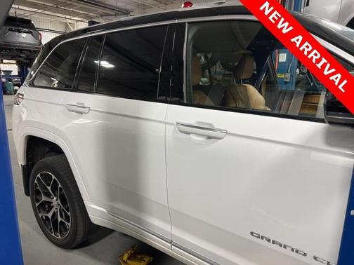 2023 Jeep Grand Cherokee Summit