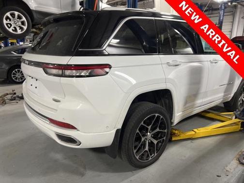 2023 Jeep Grand Cherokee Summit