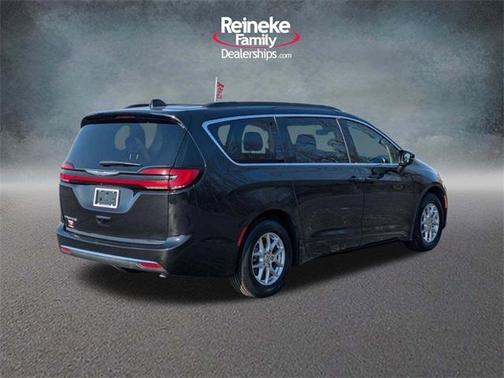 2022 Chrysler Pacifica Touring-L