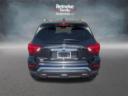 2019 Nissan Pathfinder S