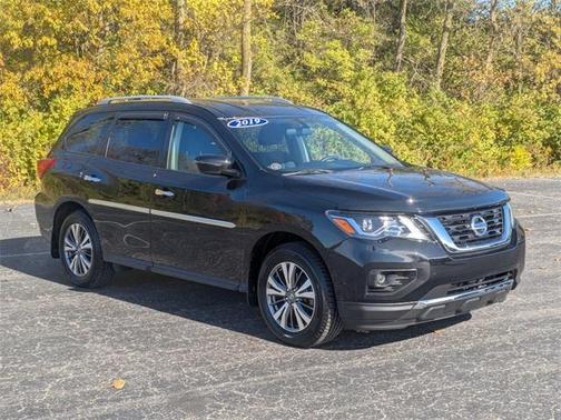 2019 Nissan Pathfinder S