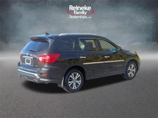 2019 Nissan Pathfinder S