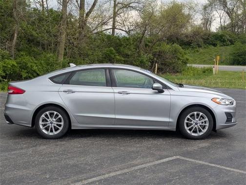 2020 Ford Fusion SE
