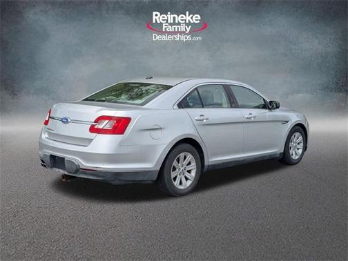 2011 Ford Taurus SE