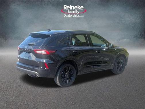 2023 Ford Escape ST-Line Elite