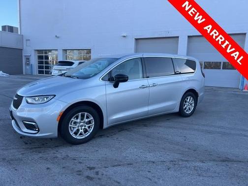 2024 Chrysler Pacifica Touring-L