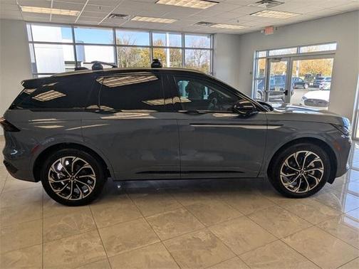 2025 Lincoln Nautilus Reserve