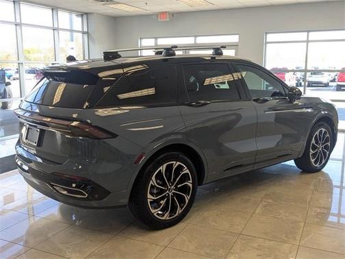 2025 Lincoln Nautilus Reserve