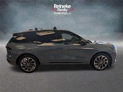 2025 Lincoln Nautilus Reserve