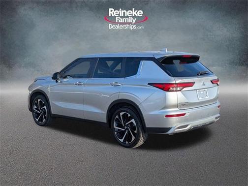 2022 Mitsubishi Outlander SE