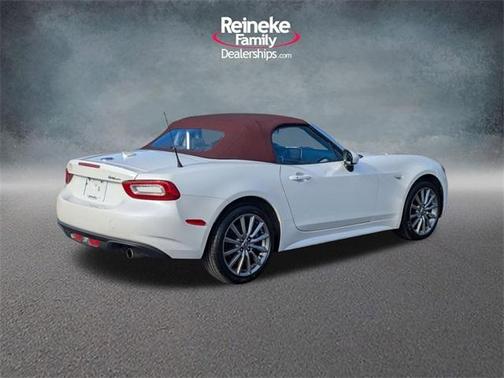 2019 FIAT 124 Spider Lusso