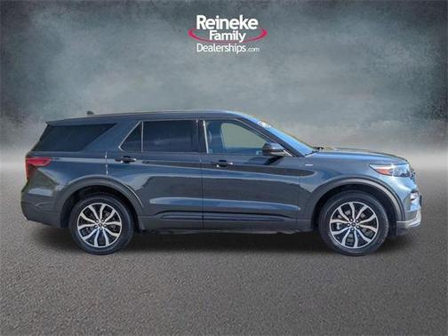 2022 Ford Explorer ST-Line