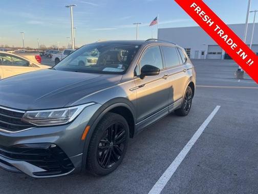 2022 Volkswagen Tiguan 2.0T SE R-Line Black