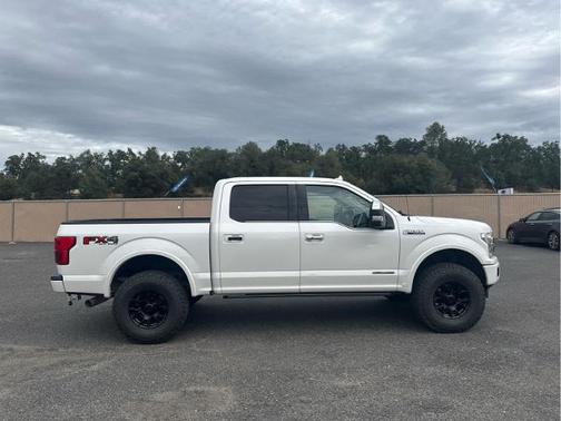 WHITE PLATINUM METALLIC TC 2018 Ford F-150 PLATINUM