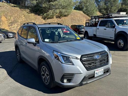 2024 Subaru Forester Premium