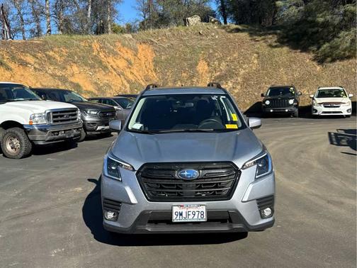 2024 Subaru Forester Premium