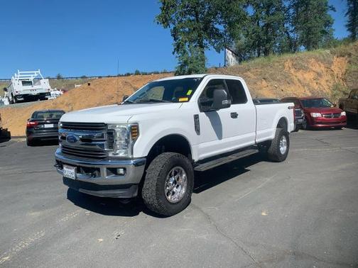 OXFORD WHITE 2018 Ford F-250 XLT