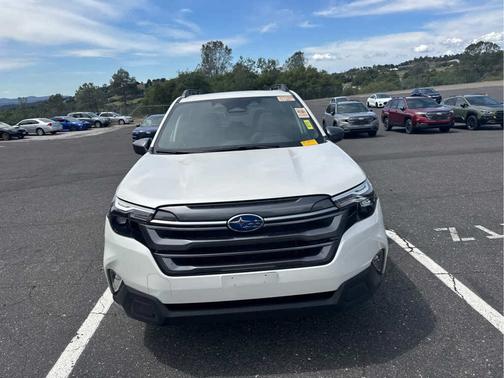 Crystal White Pearl 2025 Subaru Forester Premium