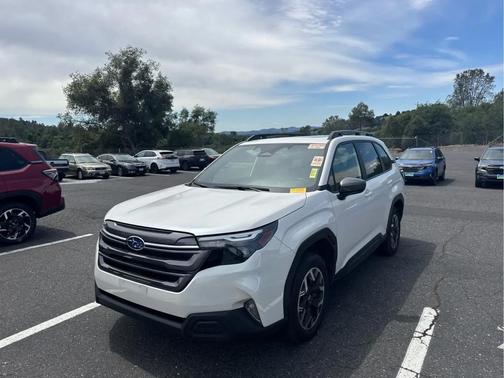 Crystal White Pearl 2025 Subaru Forester Premium