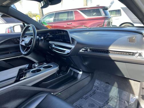 Argent Silver Metallic 2024 Cadillac LYRIQ Luxury