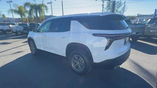 2024 Chevrolet Traverse LS