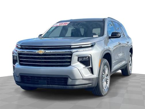 2025 Chevrolet Traverse LT