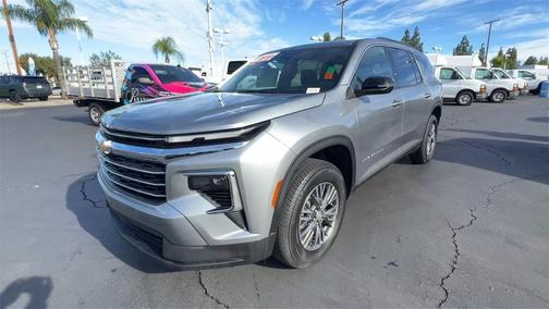 2025 Chevrolet Traverse LT