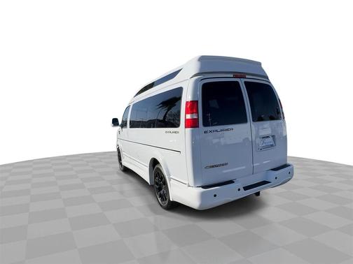2025 Chevrolet Express 2500 RWD 2500 Regular Wheelbase WT