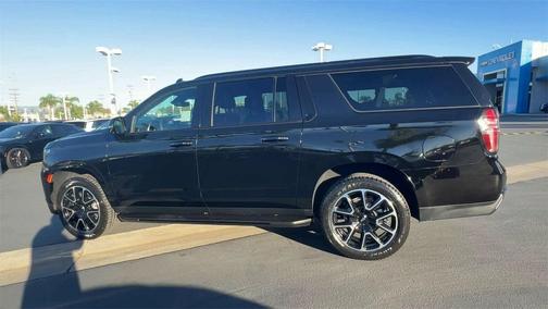 2023 Chevrolet Suburban RST