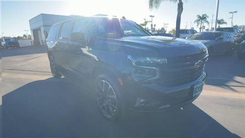 2023 Chevrolet Suburban RST