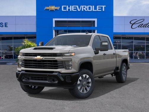 White Sands 2026 Chevrolet Silverado 2500 Custom