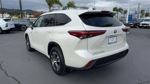 2021 Toyota Highlander Hybrid XLE