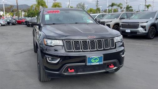 Diamond Black Crystal Pearlcoat 2017 Jeep Grand Cherokee Trailhawk