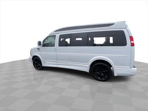 2025 Chevrolet Express 2500 RWD 2500 Regular Wheelbase WT
