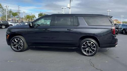 2025 Chevrolet Suburban RST