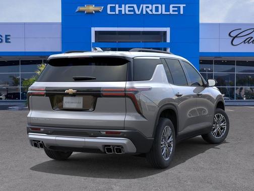 Sterling Gray Metallic 2026 Chevrolet Traverse LT