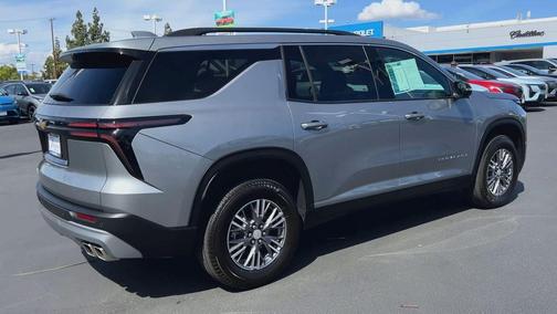 Sterling Gray Metallic 2025 Chevrolet Traverse LT