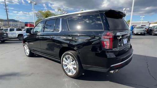 2023 Chevrolet Suburban 4WD High Country