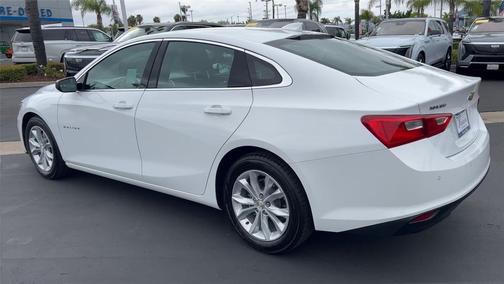 Summit White 2024 Chevrolet Malibu FWD 1LT