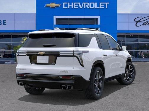 Polar White Tricoat 2026 Chevrolet Traverse High Country