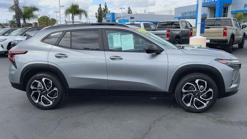 Sterling Gray Metallic 2024 Chevrolet Trax FWD 2RS