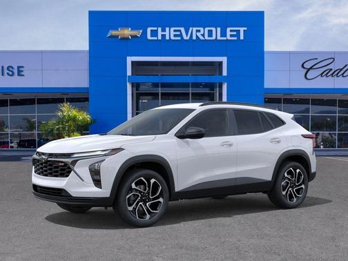 Summit White 2026 Chevrolet Trax FWD 2RS