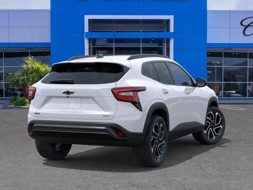 Summit White 2026 Chevrolet Trax FWD 2RS