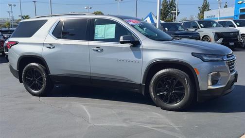 Sterling Gray Metallic 2023 Chevrolet Traverse LT Cloth